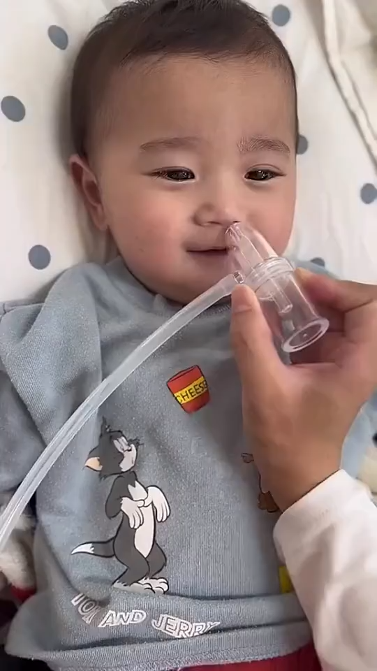 เครื่องดูดน้ำมูกเด็กแบบพกพา เครื่องดูดน้ำมูกแรงดันลบ เครื่องดูดน้ำมูกเด็ก ช่วยขจัดอาการคัดจมูก ทำความสะอาดโพรงจมูกของทารก ดูดเมือกออกจากจมูกของทารก