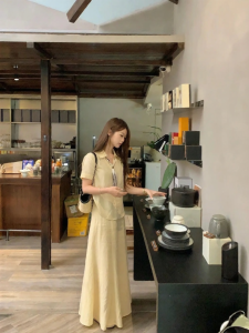 Bộ Áo Sơ Mi và Chân Váy Tencel Ramie Phù Hợp Người Thấp