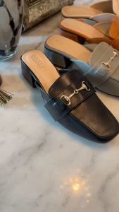 รองเท้าแฟชั่น ส้นสูง 1.5 นิ้ว แบบเปิดส้น ประดับโลหะทอง เหมาะทั้งใส่ทำงานและไปเที่ยว