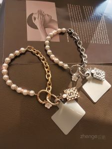 Luxurious Fashionable Womens Phone Strap Short Wrist Chain Pearl Lock Chain Small Tag Metal Chain Durable Universal Phone Case Handle