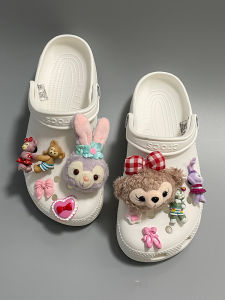 ใหม่ Crocs รองเท้าอุปกรณ์เสริมน่ารักการ์ตูนกระต่ายและหมีออกแบบตุ๊กตารองเท้าหัวเข็มขัดตกแต่งดอกไม้รองเท้าสําหรับหลุม