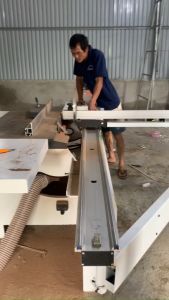 máy cưa bàn trượt giá rẻ