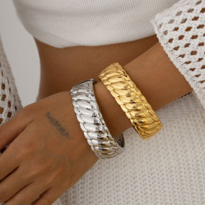 Spring Loaded Bracelet: A Fresh Take on Women's Fashion Jewelry