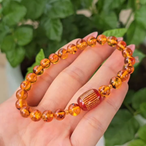 Q1975 Vòng Hổ Phách Hoa Baltic 6li mix lu thống Ngọc Agate Đỏ khắc tâm kinh không kén mệnh - Phong Thuỷ TUDO P