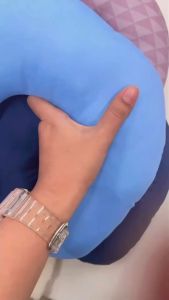 หมอนรองคอ ทรงตัวยู แก้เมื่อย หมอนรองคอ หมอน แก้ปวดคอใช้ใยสังเคราะห์เกรดA หมอนรองคอในรถยนต์ พกพาสะดวก ผลิตในไทย