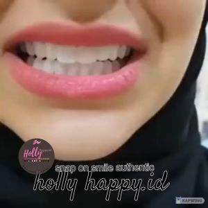 Gigi Palsu Lepas Pasang 1 Set Orang Dewasa gigi palsu penutup ompong silikon gigi palsu yang lagi viral di tik tok snap on smile atas bawah asli