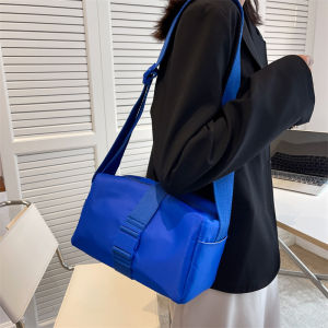 Spring 2023 Fashionable Pure Color Womens Crossbody Bag Casual Shoulder Bag Korean Style Nylon Material Zipper Closure Tote Bag