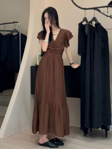 ชุดเดรสคอวีแขนกุดทรงเอสไตล์ฝรั่งเศสย้อนยุค ทรงเข้ารูป แขนกุด ทรงเข้ารูป สีน้ำตาล ชุดเดรสยาวปานกลาง
