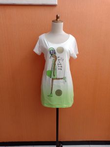 atasan kaos wanita putih hijau UNIQLO cewek M L blouse panjang santai
