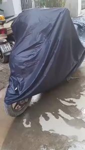 Bạc Trùm Xe Máy Kara House Trùm Được Tất Cả Các Loại Xe Máy Bạt Phủ - Áo Trùm Xe Máy Cao Cấp Vải Dù Dày 2 Mặt Che Nắng Mưa Giữ Xe Luôn Như Mới