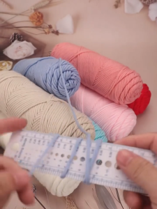 เส้นด้ายฝ้ายนม  8ply milk cotton yarn น้ำหนัก100กรัม  ไหมนุ่ม  เหมาะใช้ถักผ้าพันคอ