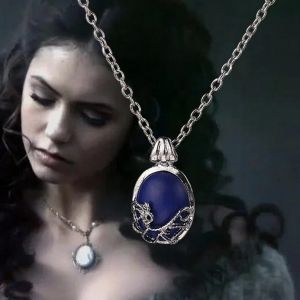 Katherine Nhật Ký Ma Cà Rồng Vintage Nhựa Mặt Dây Chuyền Vòng Cổ Nữ Phim Cosplay Trang Sức Hợp Kim Kẽm Tôm Hùm Khóa Phong Cách Cổ Điển