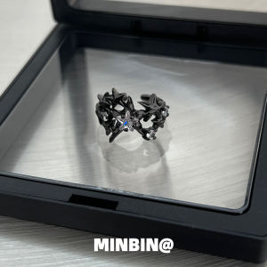 แหวนรูปดอกกุหลาบสีดำ แหวนรูปพระจันทร์ แหวนรูปคร�สมัครผู้ชายและผู้หญิง สไตล์ฮิปฮอป พังก์ แหวนนิ้วชี้ดีไซน์ไฮเอนด์