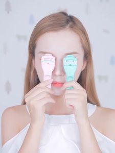 Mini Eyelash Curler Portable Travel Size / Pelentik Bulu Mata Mini