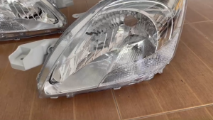 ไฟหน้า TOYOTA SOLUNA VIOS ปี2007-2013 LH / RH แท้ศูนย์ (โคมใส)