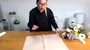 Better Home - [5 LEMBAR] Flower Wrapping Paper Transparant Kertas Buket List Frame Tebal - EMYAM