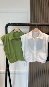 BL20464 Pleated Hem Wide Shoulder Top