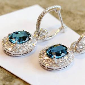 Huitan Elegant Women Drop Earrings Inlaid Brilliant Blue Cubic Zirconia Fashion Party Accessories Lady Versatile Wedding Jewelry
