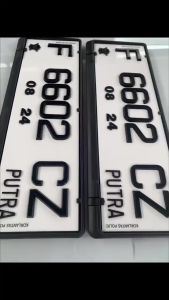 PLAT HITAM NOMOR PUTIH POLOS SINGAPORE FREE COVER DAN EMBLEM TIMBUL