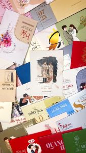 BTD102-306 - Thiệp cưới dạng đứng 12.6x17.6cm chất liệu giấy Kem NK230gsm 1MF (đã bao gồm in nội dung)