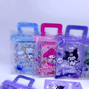 Gift Set Alat Tulis Anak 6 in 1 – Pensil Penggaris Penghapus Rautan Notes + Tas PVC Karakter Lucu Sanrio