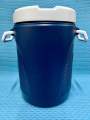 Rubbermaid Water Jug 5 Gallons. 