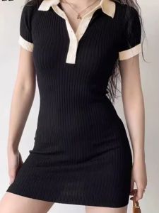 กระโปรงสั้นทรงเข้ารูปเอวสูงแฟชั่นแขนสั้นสำหรับผู้หญิง กระโปรงทรงเอผ้าฝ้ายผสมสีพื้น ความยาวปานกลาง ฤดูใบไม้ผลิ 2025