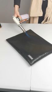 กระเป๋า กระเป๋าเก็บอุปกรณ์ไอที ทนไฟ กันน้ํา กระเป๋าทํางาน กระเป๋าเก็บของ (สีดํา) รุ่นJ2L009-28X20X4-B