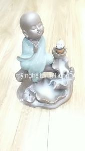 Dụng cụ xông trầm bằng gốm sứ phối hợp tiểu cảnh phong thủy đẹp lạ mắt