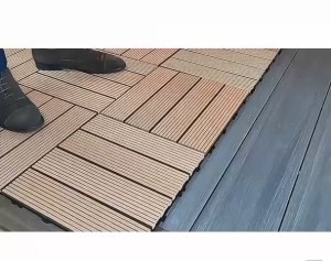 WPC Decking Tile Kayu Outdoor Decking Tile Lantai Kayu Anti Air 30Cm x 30Cm