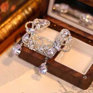 Elegant Butterfly Ear Studs Bridal Jewelry Zirconia Stones Wedding Dress Evening Gown New 2025 Fashion Female Accessories