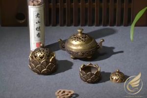 Lư Xông Trầm Mini Khắc Bông Sen Lư Đồng Nhỏ Trang Trí Bằng Đồng Thau - Đồ Đồng Thuận Tâm