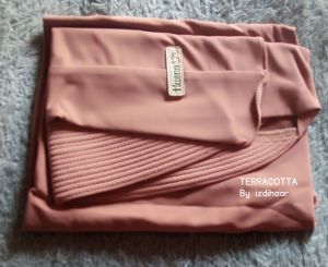 Husna by Sugihjaya Kerudung Instan Daily Sport Dewasa Menutupi Dada Pet Antem Busa