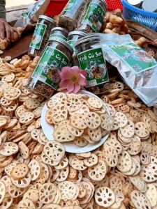Trà củ Sen-LOẠI ĐÓNG HỘP 200G - Củ sen rang củi hạ thổ - Không chất tẩy trắng rất tốt cho sức khỏe Làm Giảm Ho Nhanh Chóng -SẢN PHẨM ĐẠT CHẤT LƯỢNG OCOP