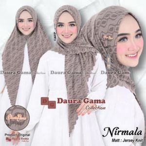 Kerudung Segitiga Instan Nirmala & Hijab Segitiga Motif Laser Cutting Jersey Knit By Daura Gama