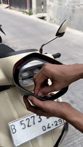 CAP HONDA STYLO 160 PETLAMP GARNISH COVER LAMPU DEPAN HONDA STYLO RING TOPI HEADLAMP STYLO HITAM DOFF DAN GLOSSY ORIGINAL MOSCOW BAHAN ABS TEBAL SET DENGAN PEREKAT DOUBLE TAPE PNP COVER FRONT LAMP PAD LAMP STYLO 160 ABS TERBARU AKSESORIS MOTOR