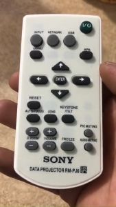 Remote Điều khiển từ xa máy chiếu Sony RM-PJ7- Hàng chính hãng mới 100% Tặng kèm Pin
