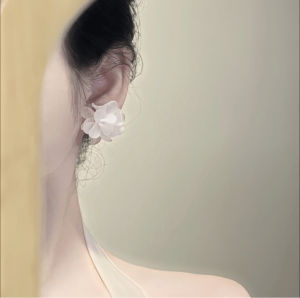 Silver Rose Flower Ear Cuffs White Atmosphere Sweet Style No Piercing Mosquito Coil Ear Clips Fashion Jewelry for Women