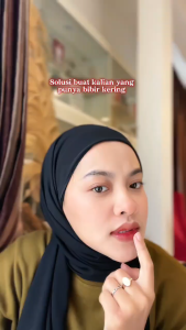 LAMOUR SKINCARE LIPMOIST MERAWAT MELEMBABKAN MENUTRISI DAN MENGURANGI BIBIR PECAH PECAH