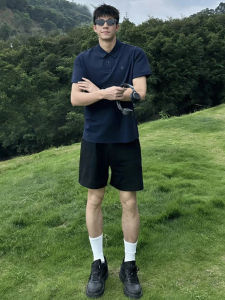 กางเกงขาสั้นเล่นบาสเก็ตบอลแบบแห้งเร็วสำหรับผู้ชาย ผ้าไนลอนสีดำ ระบายอากาศได้ดี น้ำหนักเบา ทรงหลวม ฤดูร้อน 2025 กางเกงขาสั้น