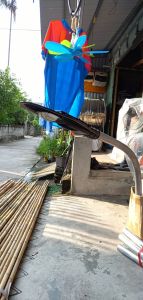 Cần cột đèn đường đèn hình lá phi 48cần đèn có đai ốp phi 48x15m ngoài trời