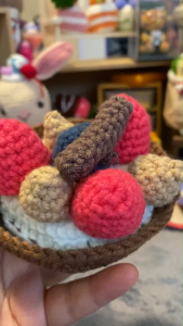 ""Phile Artisanal Pastries"" Pie Base: W: 7cm H:3.5cmWhimsical Handmade Whimsical Handmade Keychains~ Artisanal Crochet Creations ~ MAMABEARHOUSE"""