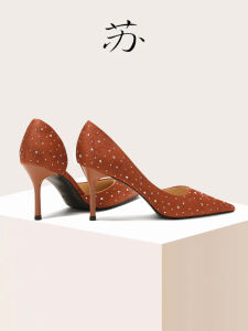 เรียบหรู รองเท้าส้นสูงประดับเพชร ผู้หญิง หัวแหลม พรางหุ่น รองเท้าศาลรองเท้าปาร์ตี้สบายขนาดใหญ่