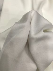 Vải Lụa Hàn màu trắng kem dày mềm rũ đẹp sang -khúc 90cm (khổ 1m5)may đầm váy Quần suông thiết kế thời trang