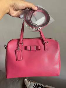 Like new boston ribbon motif 2way handbag and crossbody