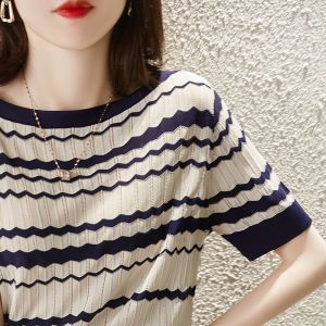 Retro Wavy Stripes Women T-shirt