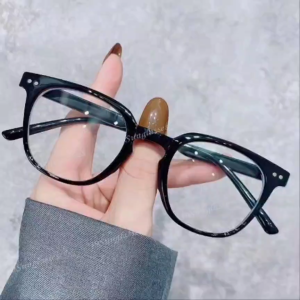Mắt Kính Gọng Nhựa Trong Suốt Xuyên Đêm ( kính+khăn+ bao da)