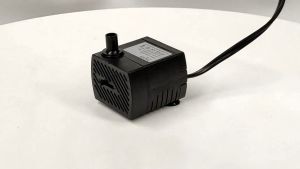 พร้อมส่ง ราคาพิเศษ ชุดบรรจุภัณฑ์ 220-240V 3 วัตต์ 250ml ปั๊มน้ำขนาดจิ๋ว ปั๊มน้ำกำลังสูง ทำน้ำตก น้ำพูดลูก เผยลงบน�