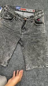 Celana Jeans Pendek Sobek Pria: Wisker Jeans Pendek Ripped & Distro Terbaru