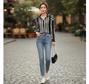 Kemeja silk motif salur black white terbaru 757 / kemeja silk viral terpopuler / baju cewe kekinian